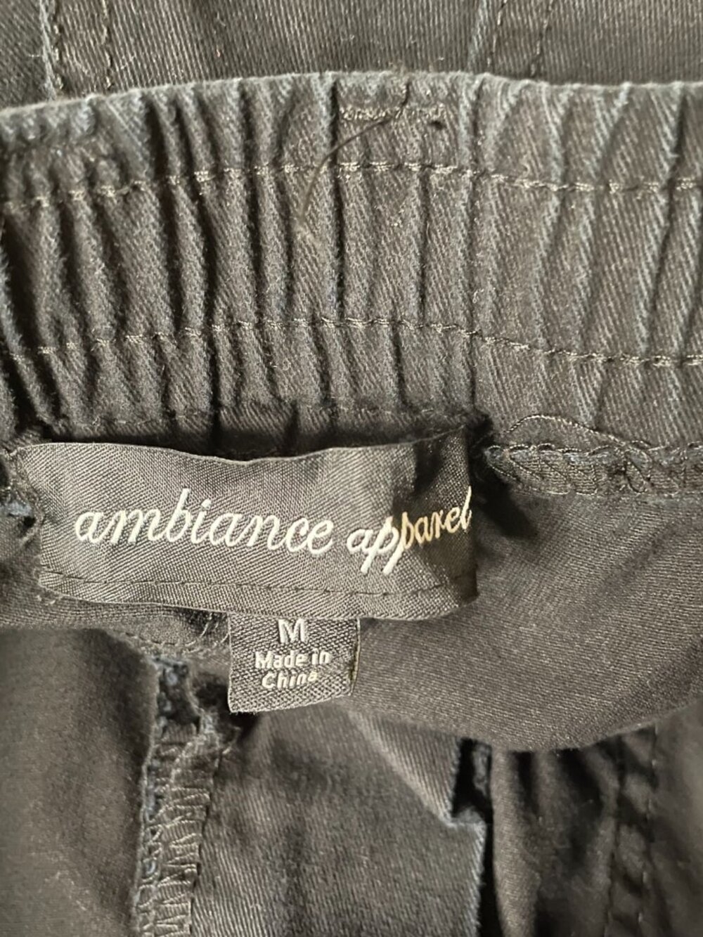 black pants - Picture 4 of 5